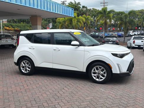 Used 2023 Kia Soul LX w/ Option Group 015 FWD image 6