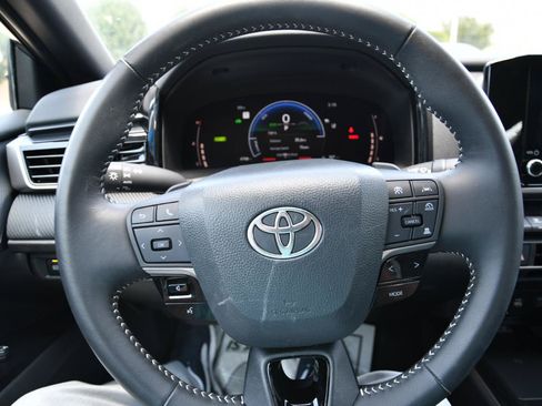 Used 2026 Toyota Camry SE FWD image 23