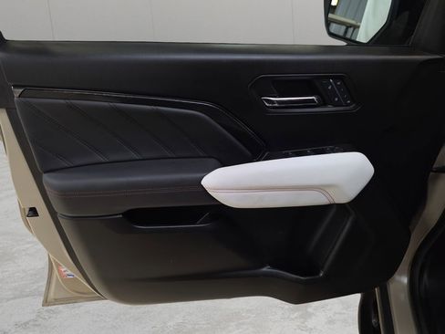 Used 2024 GMC Canyon AT4X image 13