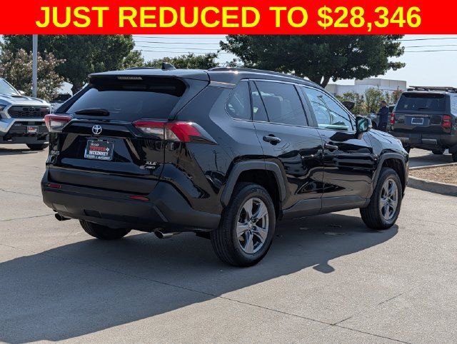 Used 2024 Toyota RAV4 XLE AWD/4WD image 5