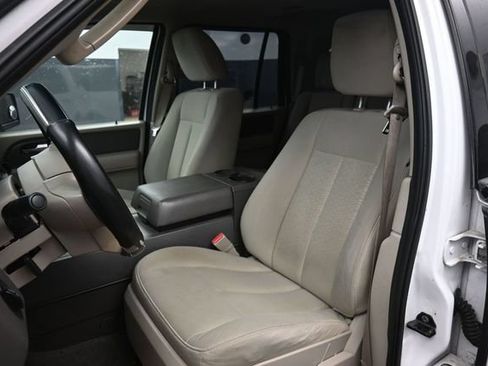 Used 2009 Ford Expedition XLT AWD/4WD image 17