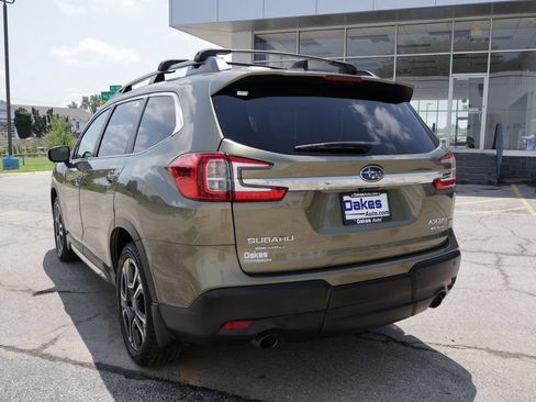 Used 2023 Subaru Ascent Limited w/ Technology Package AWD/4WD image 5