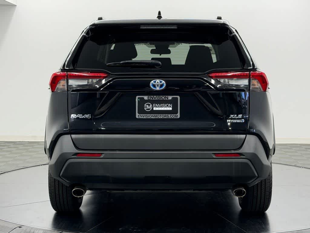 Certified 2021 Toyota RAV4 XLE w/ Carpet Mat Package (TMS) AWD/4WD image 11