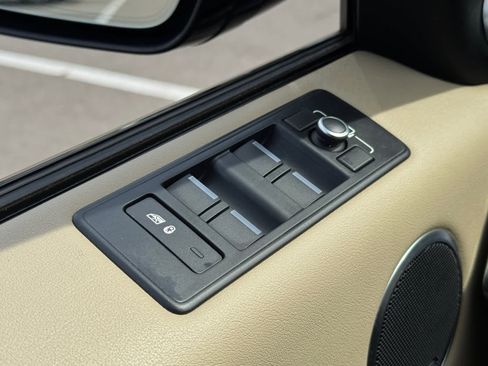 Used 2017 Land Rover Range Rover Sport HSE image 17