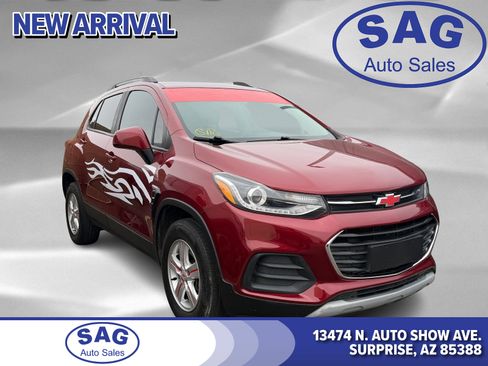 Used 2021 Chevrolet Trax LT AWD/4WD image 1