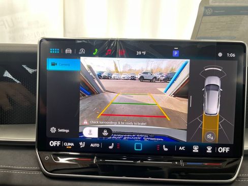 New 2026 Volkswagen Tiguan SE image 17