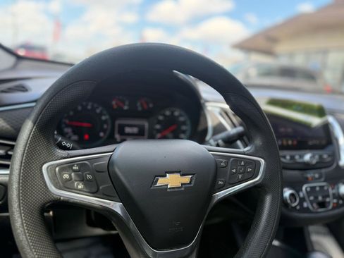 Used 2021 Chevrolet Malibu LT FWD image 14