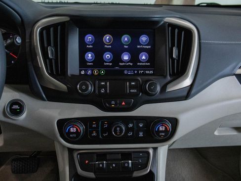 Used 2023 GMC Terrain Denali image 4