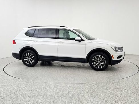Used 2021 Volkswagen Tiguan SE w/ Panoramic Sunroof Package AWD/4WD image 3