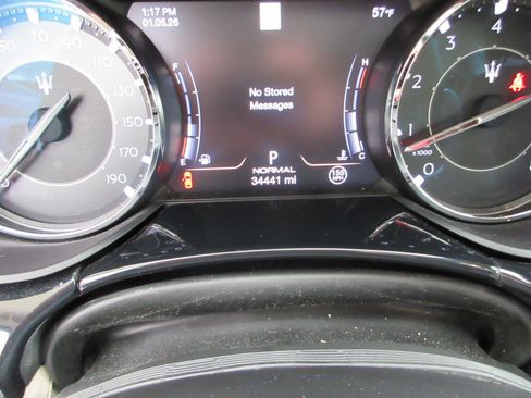 Used 2022 Maserati Quattroporte Modena image 5