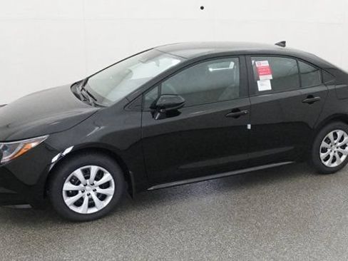 New 2026 Toyota Corolla LE FWD image 2
