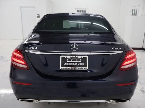 Used 2017 Mercedes-Benz E 300 4MATIC image 7