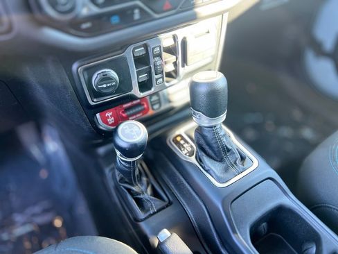 Used 2024 Jeep Wrangler Unlimited Rubicon 4xe w/ Technology Group image 18