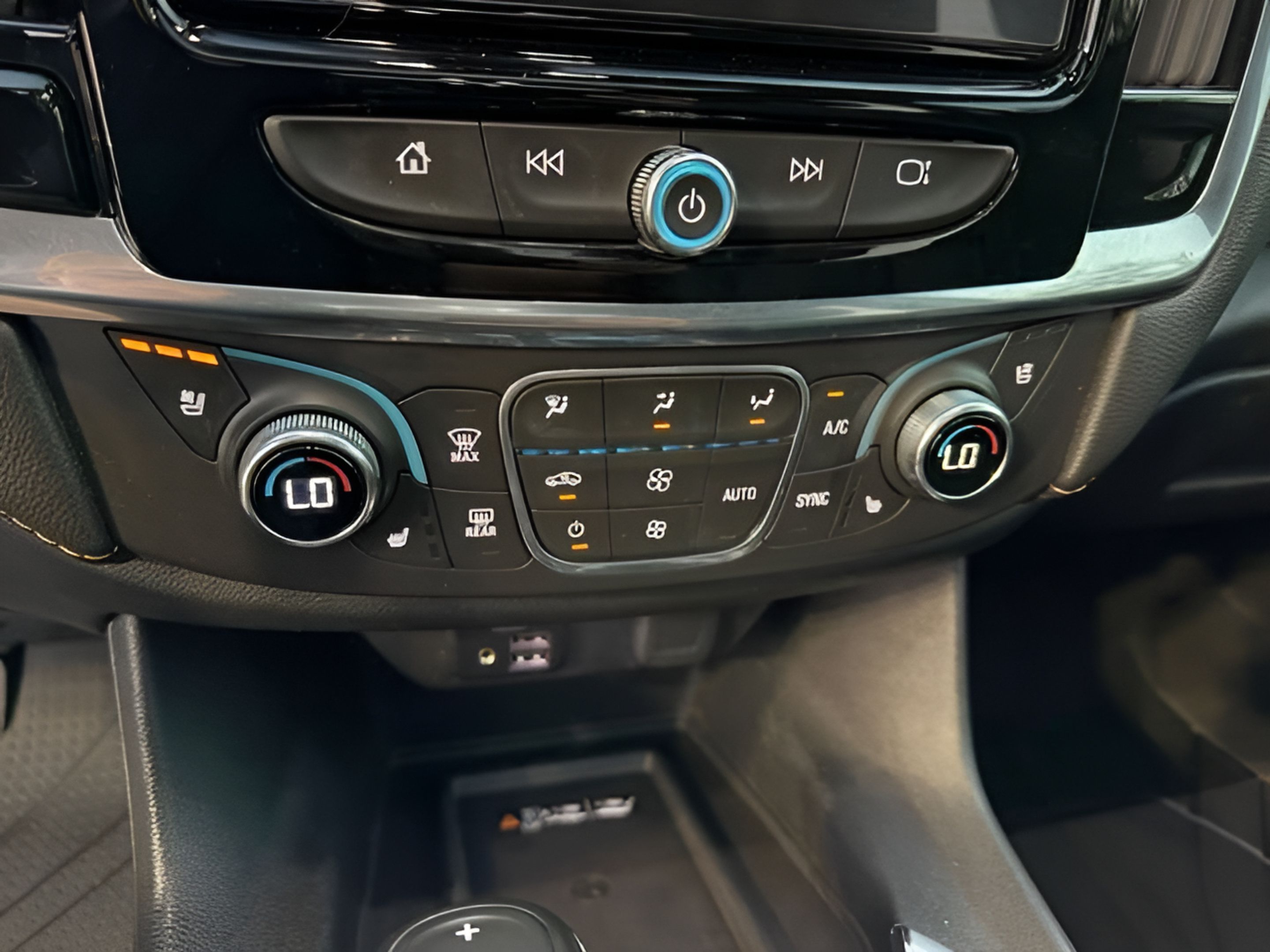 Used 2020 Chevrolet Traverse Premier w/ Redline Edition AWD/4WD image 20