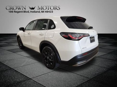 Certified 2025 Honda HR-V Sport image 5