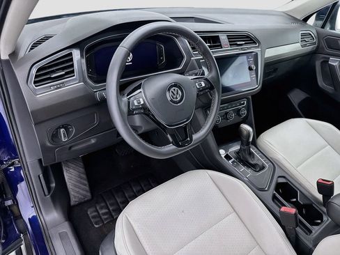 Used 2021 Volkswagen Tiguan SEL FWD image 9