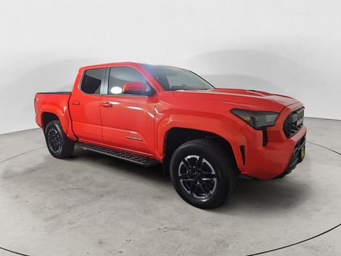 Used 2024 Toyota Tacoma TRD Sport AWD/4WD image 7