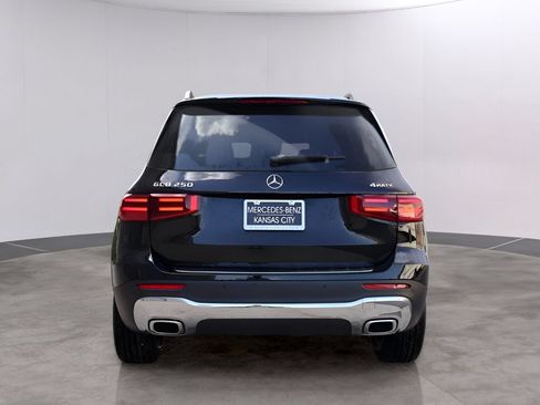 Used 2025 Mercedes-Benz GLB 250 4MATIC image 6