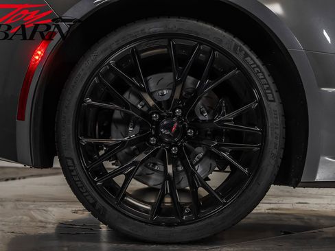 Used 2016 Chevrolet Corvette Z06 w/ 3LZ Preferred Equipment Group image 24
