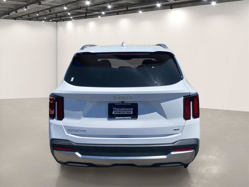 Certified 2024 Kia Sorento S AWD/4WD image 7