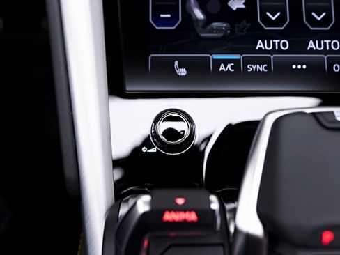 Used 2021 Lamborghini Urus image 76