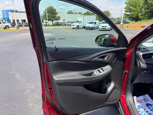 Used 2024 Buick Encore GX Preferred FWD image 25