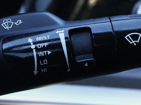 Used 2021 Kia K5 LXS image 24