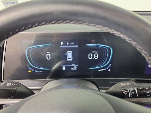 Certified 2025 Kia Sportage EX FWD image 12