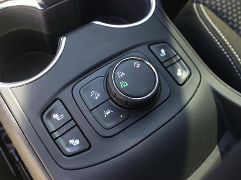 Used 2022 GMC Terrain SLE w/ Driver Convenience Package AWD/4WD image 24