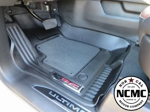 Used 2024 GMC Sierra 3500 Denali Ultimate image 34