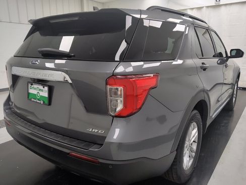 Used 2023 Ford Explorer XLT AWD/4WD image 9