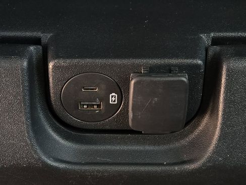 Used 2021 Ford F150 Lariat image 9