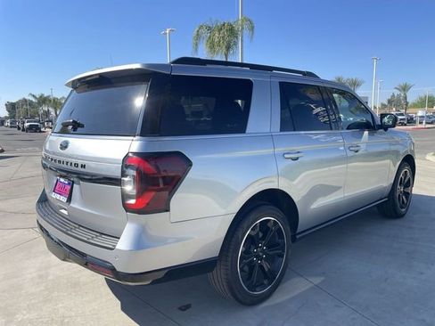Used 2024 Ford Expedition Limited image 8