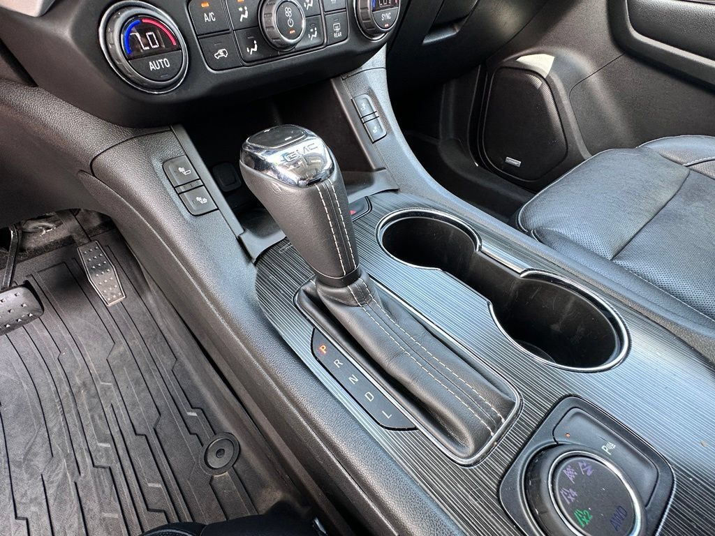 Certified 2019 GMC Acadia SLT w/ LPO, Floor Liner Package AWD/4WD image 32