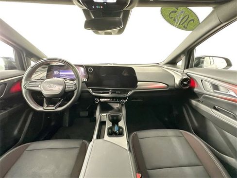 Used 2024 Chevrolet Equinox EV RS image 3