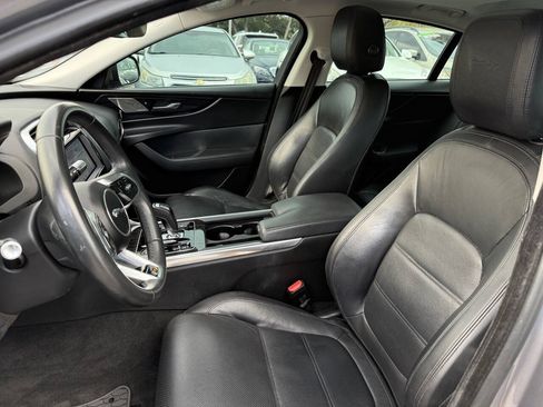 Used 2020 Jaguar XE S RWD image 11