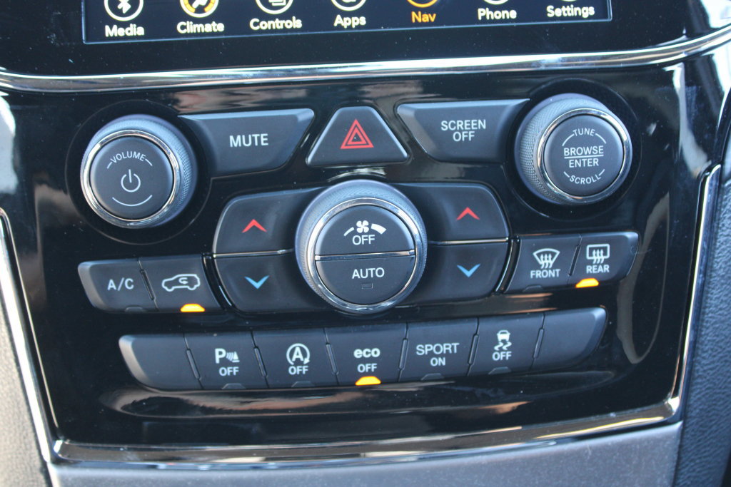 Used 2020 Jeep Grand Cherokee Altitude RWD image 18