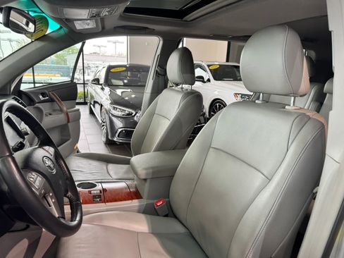 Used 2010 Toyota Highlander Limited AWD/4WD image 12