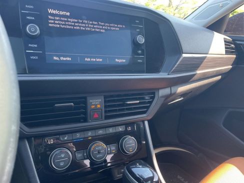 Used 2022 Volkswagen Jetta SEL FWD image 13
