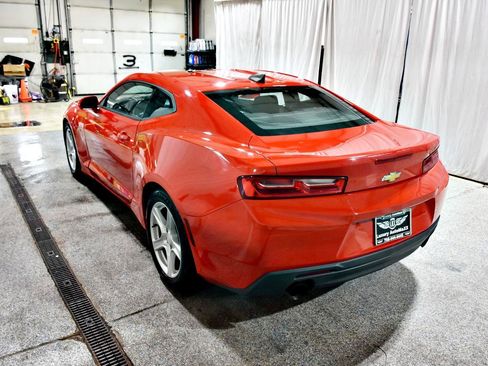 Used 2018 Chevrolet Camaro LT RWD image 4