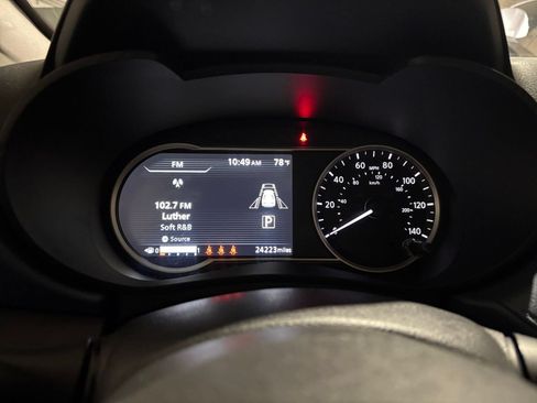 Used 2025 Nissan Versa SV FWD image 37