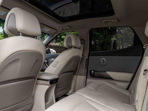 Used 2024 Genesis GV60 RWD image 25