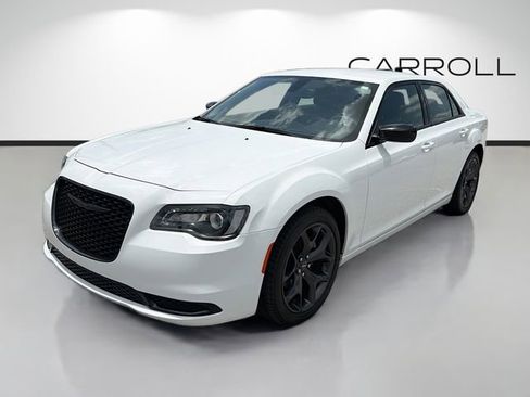 Used 2023 Chrysler 300 Touring w/ Sport Appearance Package RWD image 7