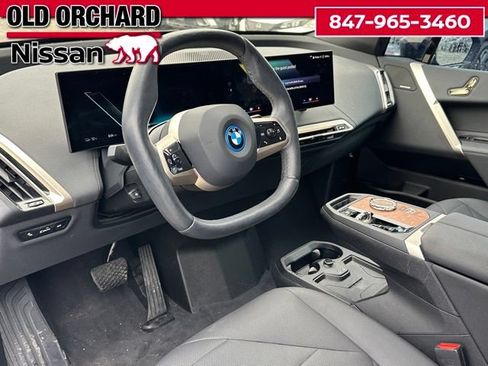 Used 2023 BMW iX xDrive50 w/ Ultimate Package 2 AWD/4WD image 18