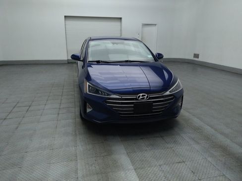 Used 2020 Hyundai Elantra SE FWD image 14