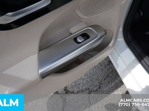 Used 2023 Mercedes-Benz C 300 Sedan image 56