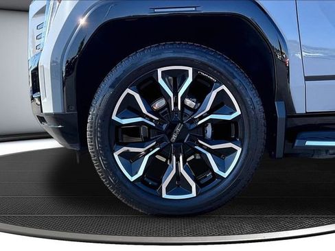 Used 2025 GMC Sierra EV Denali image 34