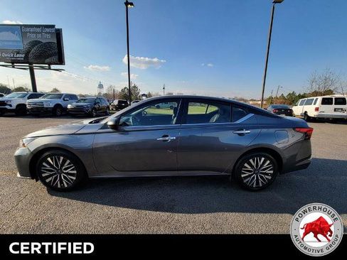 Used 2024 Nissan Altima 2.5 SV image 3