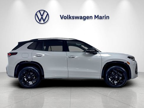 New 2026 Volkswagen Tiguan SE R-Line AWD/4WD image 6
