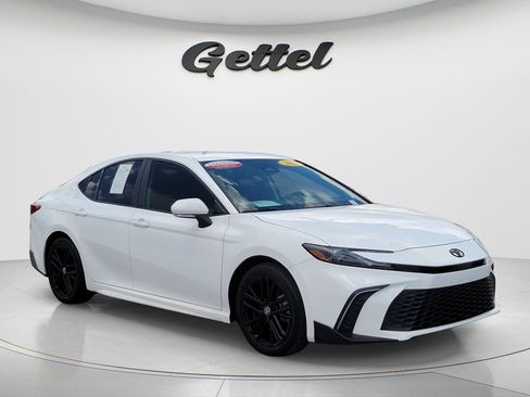 Certified 2025 Toyota Camry SE w/ Convenience Package FWD image 3